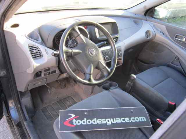 NISSAN ALMERA TINO (V10M) Acenta Motor 2,2 Ltr. - 100 kW dCi Diesel CAT