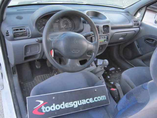 RENAULT CLIO II FASE I (B/CBO) *