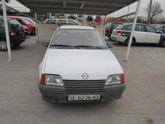 OPEL KADETT E LS Berlina Motor 1,4 Ltr. - 44 kW CAT (2H6)