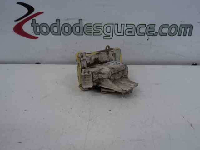 CERRADURA PUERT DELANTERA IZQUIERDA PENDIENTE IDENTIFICAR .