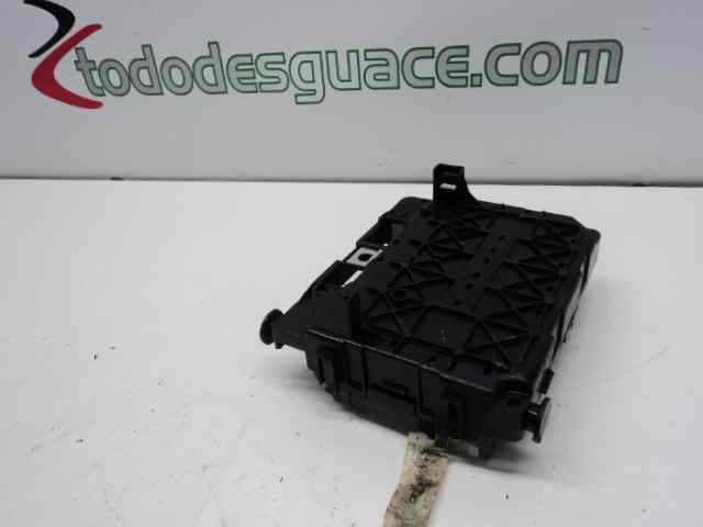 CAJA RELES / FUSIBLES PEUGEOT PARTNER (S2) Combiespace