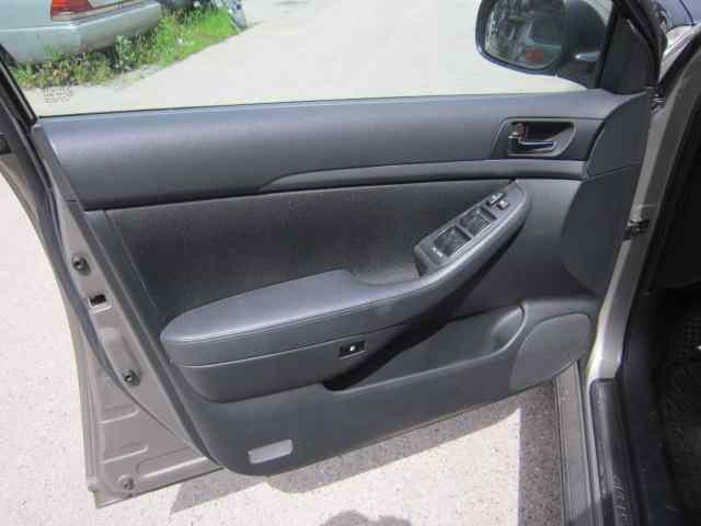TOYOTA AVENSIS BERLINA (T25) 2.2 D-4D Executive Sedán (4-ptas.) Motor 2,2 Ltr. - 110 kW D-4D CAT