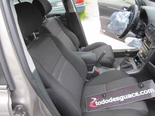 TOYOTA AVENSIS BERLINA (T25) 2.2 D-4D Executive Sedán (4-ptas.) Motor 2,2 Ltr. - 110 kW D-4D CAT