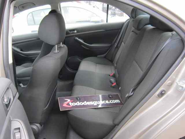 TOYOTA AVENSIS BERLINA (T25) 2.2 D-4D Executive Sedán (4-ptas.) Motor 2,2 Ltr. - 110 kW D-4D CAT