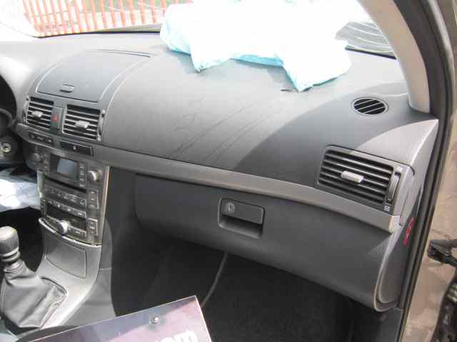 TOYOTA AVENSIS BERLINA (T25) 2.2 D-4D Executive Sedán (4-ptas.) Motor 2,2 Ltr. - 110 kW D-4D CAT