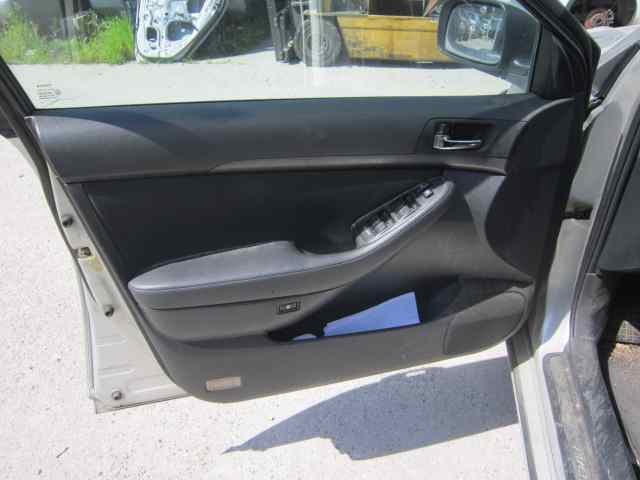 TOYOTA AVENSIS BERLINA (T25) 2.0 D4-D Executive Sedán (4-ptas) Motor 2,0 Ltr. - 93 kW Turbodiesel CAT