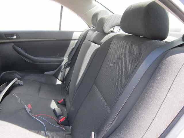 TOYOTA AVENSIS BERLINA (T25) 2.0 D4-D Executive Sedán (4-ptas) Motor 2,0 Ltr. - 93 kW Turbodiesel CAT