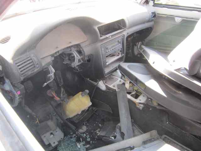 VOLKSWAGEN PASSAT BERLINA (3B3) *
