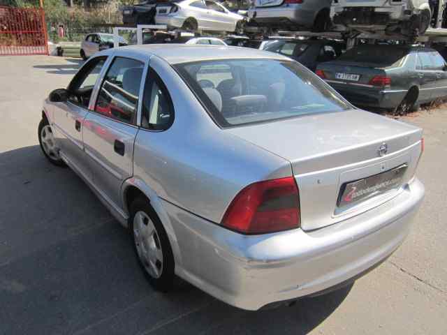 OPEL VECTRA B BERLINA Básico Motor 1,6 Ltr. - 74 kW 16V