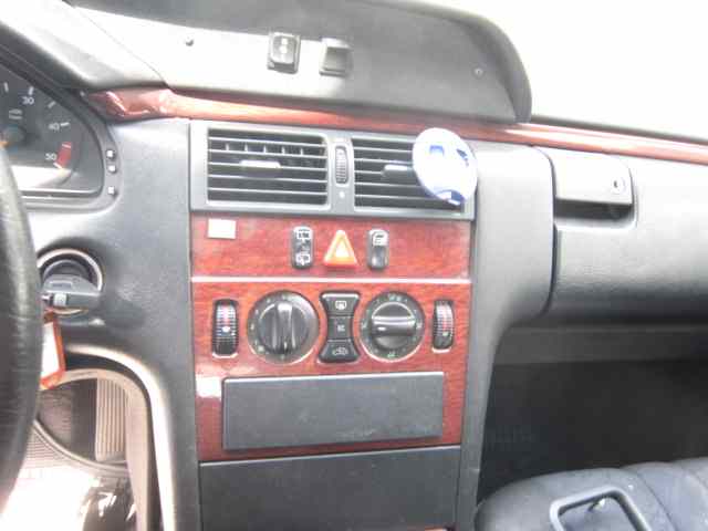 MERCEDES CLASE E (W210) BERLINA DIESEL 290 Turbodiesel (210.017) Motor 2,9 Ltr. - 95 kW Turbodiesel CAT
