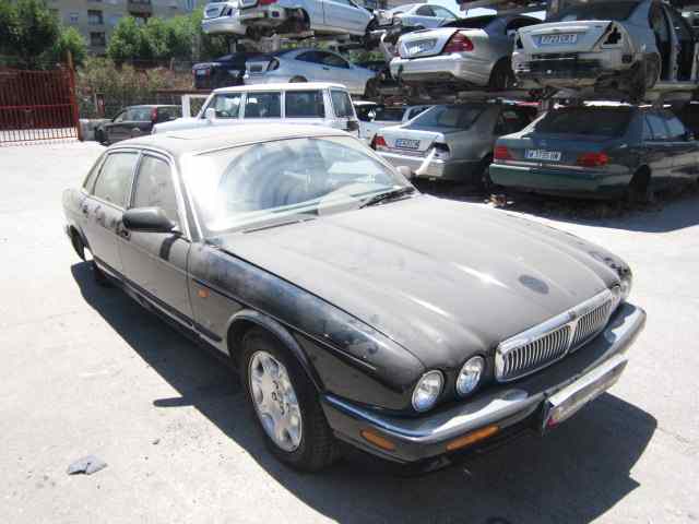 JAGUAR XJ 3.2 Executive Motor 3,2 Ltr. - 174 kW V8 32V CAT