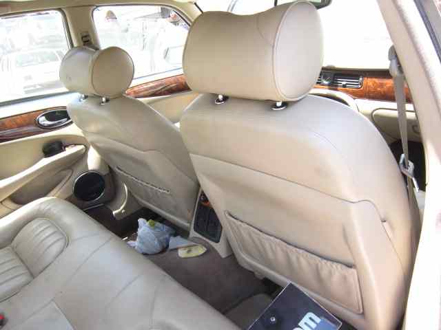 JAGUAR XJ 3.2 Executive Motor 3,2 Ltr. - 174 kW V8 32V CAT