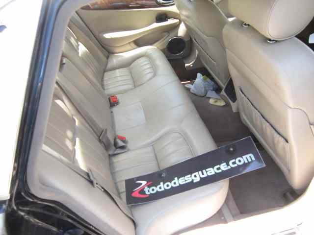 JAGUAR XJ 3.2 Executive Motor 3,2 Ltr. - 174 kW V8 32V CAT