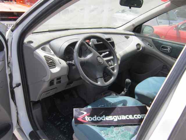 NISSAN ALMERA TINO (V10M) Acenta Motor 2,2 Ltr. - 100 kW dCi Diesel CAT
