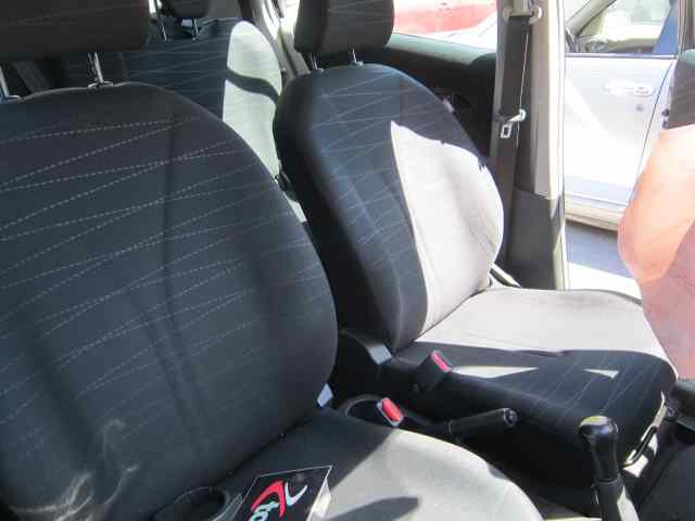 TOYOTA YARIS (KSP9/SCP9/NLP9) Básico Motor 1,4 Ltr. - 66 kW Turbodiesel CAT