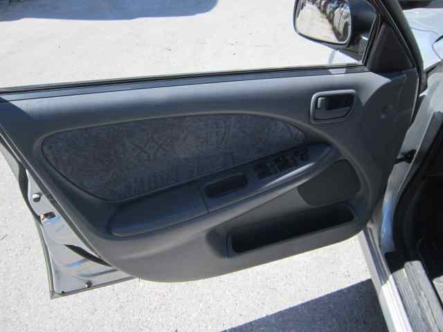TOYOTA AVENSIS BERLINA (T 22) 2.0 TD Luna (4-ptas.) Motor 2,0 Ltr. - 66 kW Turbodiesel CAT
