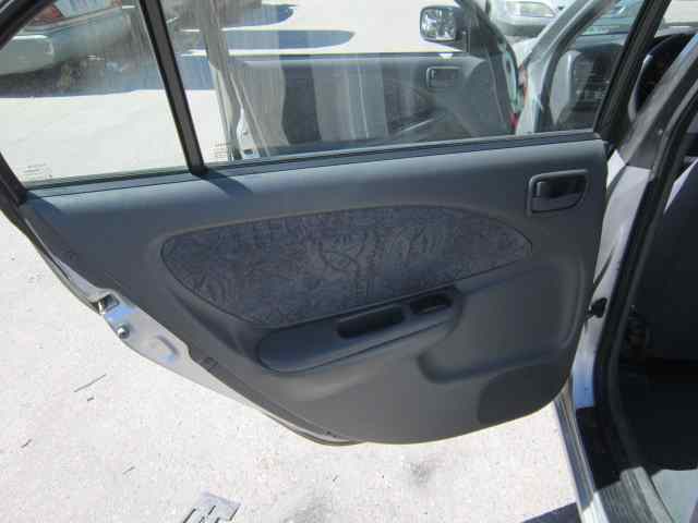 TOYOTA AVENSIS BERLINA (T 22) 2.0 TD Luna (4-ptas.) Motor 2,0 Ltr. - 66 kW Turbodiesel CAT