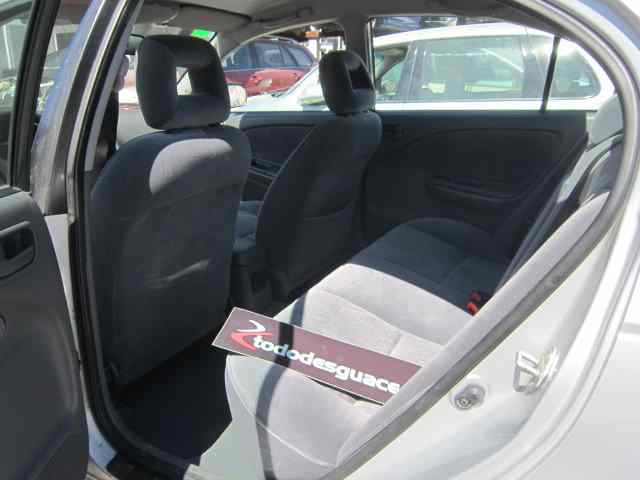 TOYOTA AVENSIS BERLINA (T 22) 2.0 TD Luna (4-ptas.) Motor 2,0 Ltr. - 66 kW Turbodiesel CAT