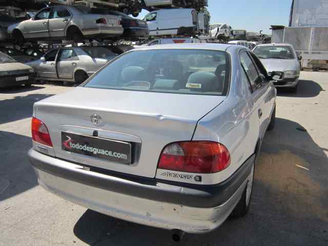 TOYOTA AVENSIS BERLINA (T 22) 2.0 TD Luna (4-ptas.) Motor 2,0 Ltr. - 66 kW Turbodiesel CAT