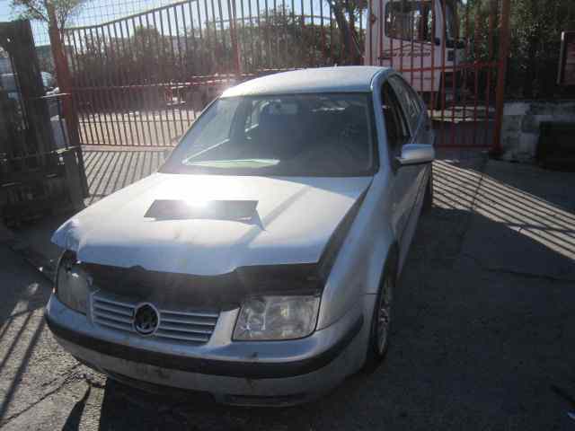 VOLKSWAGEN BORA BERLINA (1J2) Conceptline Motor 1,6 Ltr. - 77 kW 16V