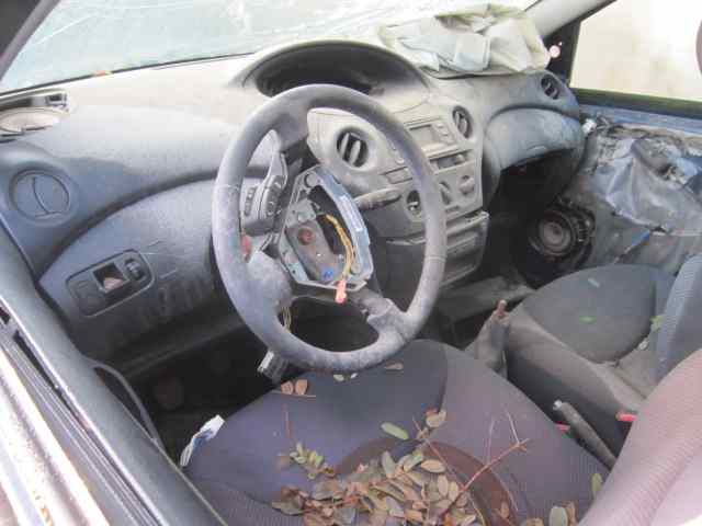 TOYOTA YARIS *