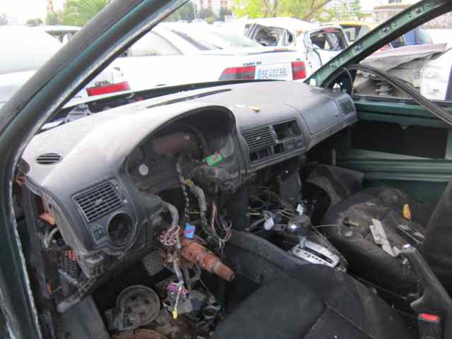 VOLKSWAGEN GOLF IV BERLINA (1J1) *