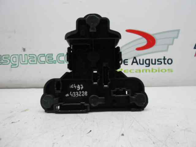 PORTALAMPARAS TRASERO IZQUIERDO VOLKSWAGEN GOLF III VARIANT ( 1H5) GL