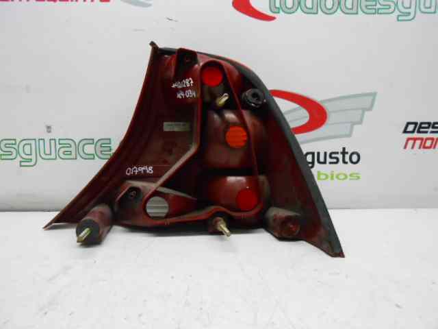 PILOTO TRASERO IZQUIERDO FORD FOCUS BERLINA (CAK) Ambiente
