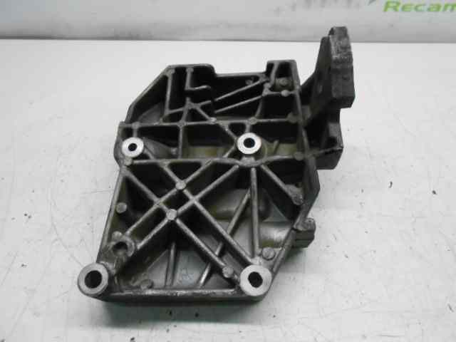 SOPORTE VOLKSWAGEN PASSAT BERLINA (3B2) Comfortline