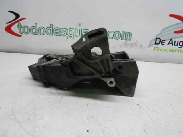 SOPORTE VOLKSWAGEN PASSAT BERLINA (3B2) Comfortline