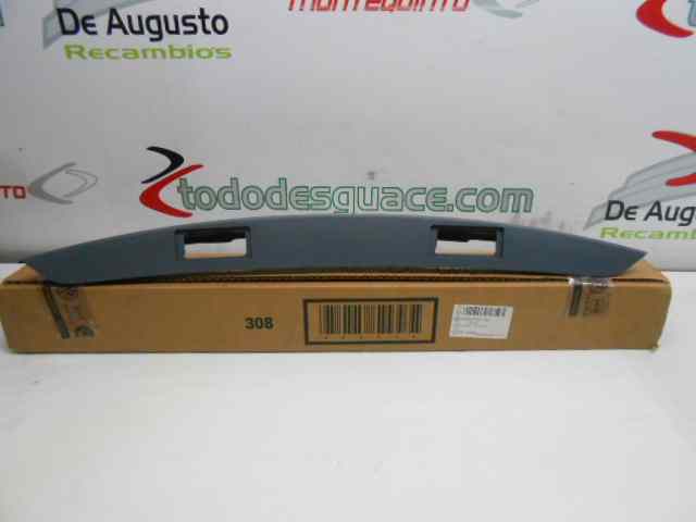 MOLDURA PILOTO MATRICULA SEAT RECAMBIO ORIGINAL ACCESORIOS