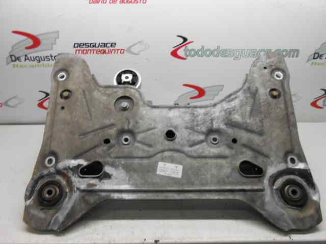 PUENTE DELANTERO NISSAN PRIMASTAR (X83) Avantour 7 asientos, batalla corta 2,76t