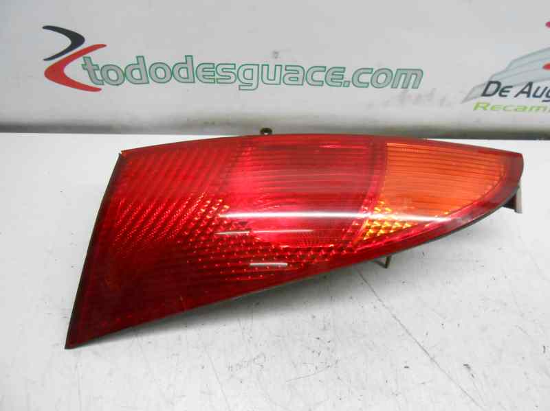 PILOTO TRASERO IZQUIERDO FORD FOCUS BERLINA (CAK) Ambiente