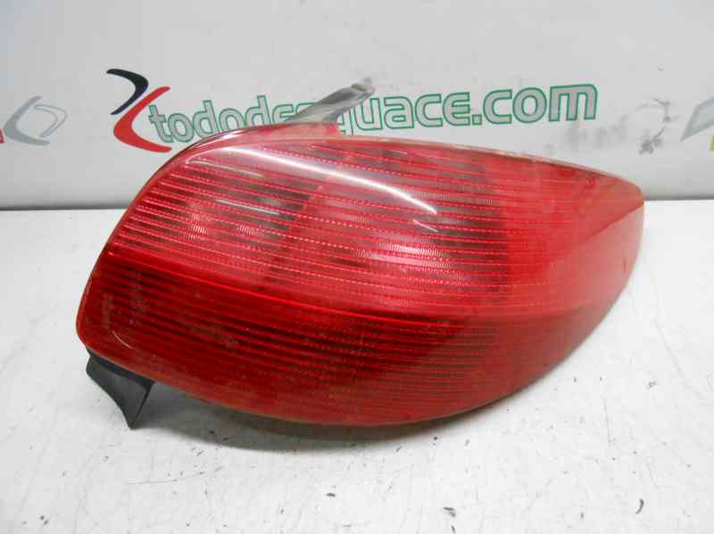PILOTO TRASERO DERECHO PEUGEOT 206 BERLINA XT