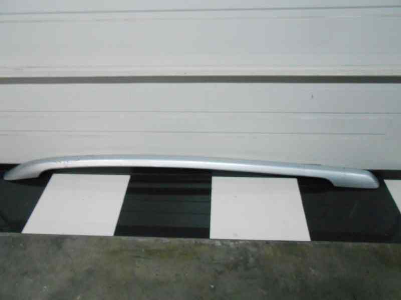 REJILLA DELANTERA TOYOTA COROLLA VERSO (R1) 2,2 D-4D Sport