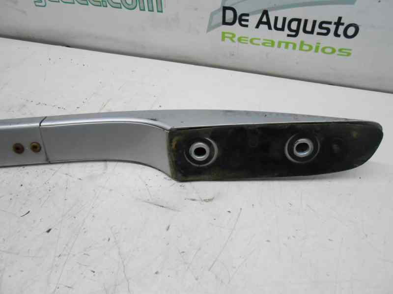 REJILLA DELANTERA TOYOTA COROLLA VERSO (R1) 2,2 D-4D Sport