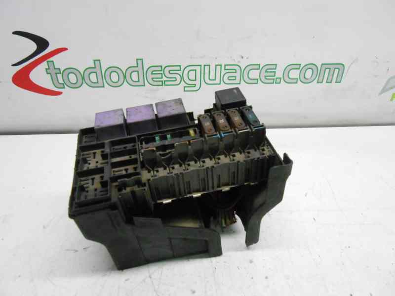 CAJA RELES / FUSIBLES RENAULT LAGUNA II (BG0) Authentique