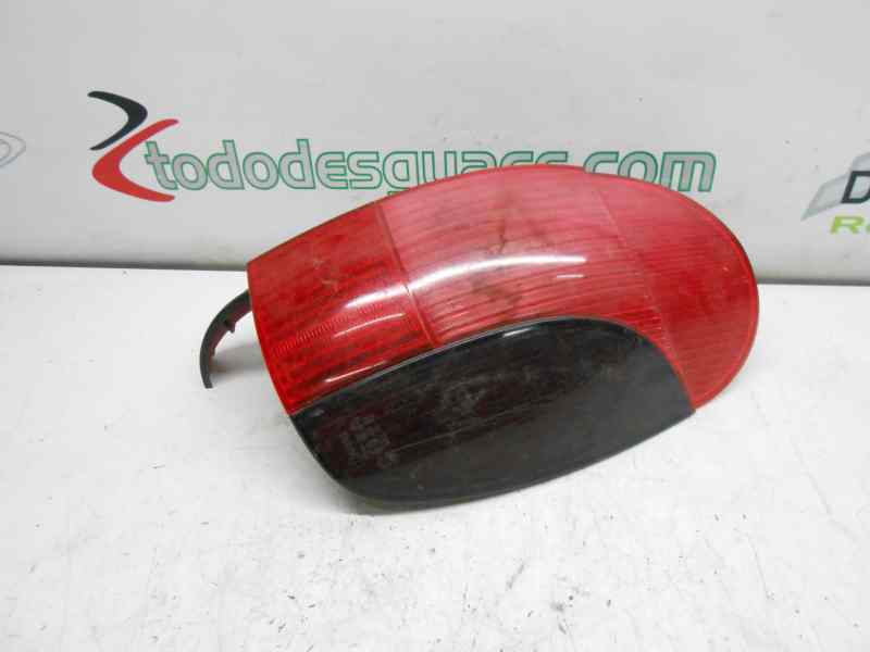 PILOTO TRASERO DERECHO PEUGEOT 306 BERLINA 3/4/5 PUERTAS (S2) *