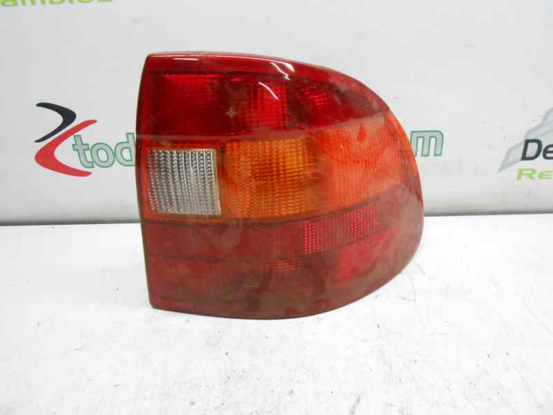 PILOTO TRASERO DERECHO OPEL ASTRA F BERLINA 1.7 Diesel