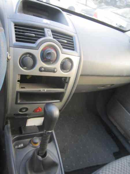 RENAULT MEGANE II BERLINA 5P Authentique Motor 1,4 Ltr. - 72 kW 16V