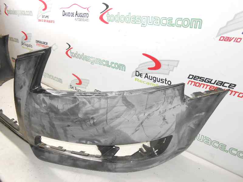 PARAGOLPES DELANTERO PENDIENTE IDENTIFICAR .