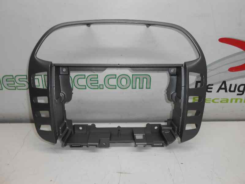 CARCASA CENTRAL DE RADIO Y CLIMA FIAT RECAMBIO ORIGINAL .