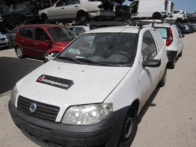 FIAT PUNTO BERLINA (188) 1.3 16V Multijet Feel Motor 1,3 Ltr. - 51 kW JTD CAT
