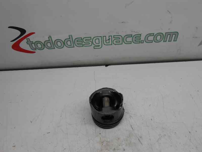 PISTON RENAULT LAGUNA II (BG0) Authentique