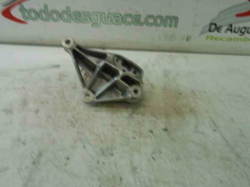 SOPORTE MITSUBISHI CARISMA BERLINA 5 (DA0) 1900 DI-D Avance
