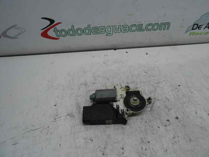 MOTOR ELEVALUNAS DELANTERO DERECHO VOLKSWAGEN GOLF IV BERLINA (1J1) Conceptline
