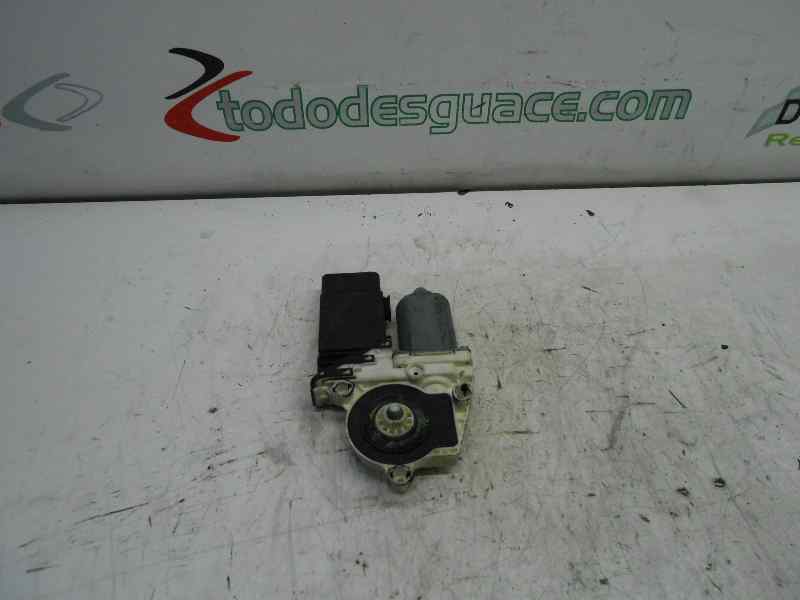 MOTOR ELEVALUNAS DELANTERO DERECHO VOLKSWAGEN GOLF IV BERLINA (1J1) Conceptline