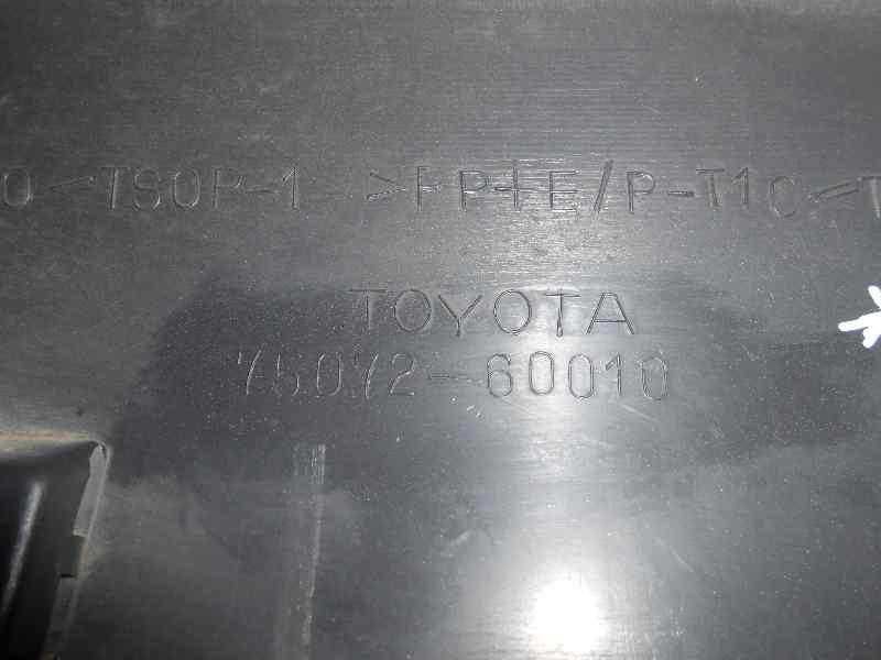 MOLDURA PUERT DELANTERA IZQUIERDA TOYOTA LAND CRUISER (J9) D4-D GX (5-ptas.)