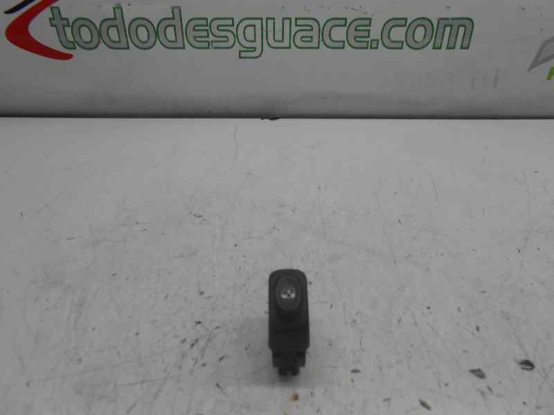 MANDO ELEVALUNAS DELANTERO DERECHO RENAULT MEGANE I BERLINA HATCHBACK (BA0) *