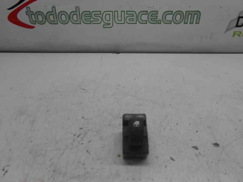 MANDO ELEVALUNAS DELANTERO DERECHO KIA CARENS 1.8 LS Monovolumen